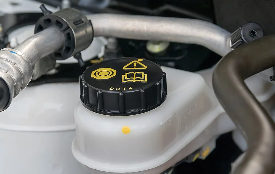 http://BRAKE%20FLUID%20REPLACEMENT%20/%20BLEEDING